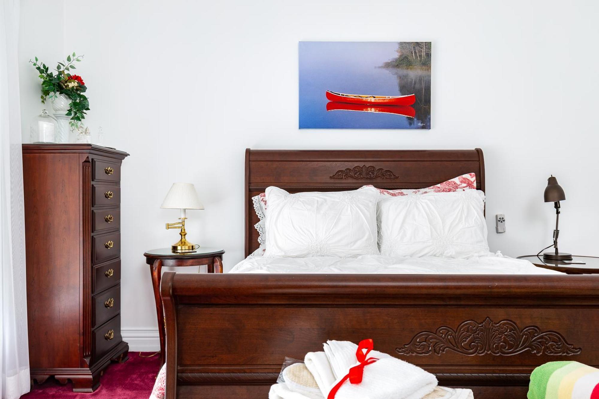 Greystone On Golden Lake Deacon Room photo