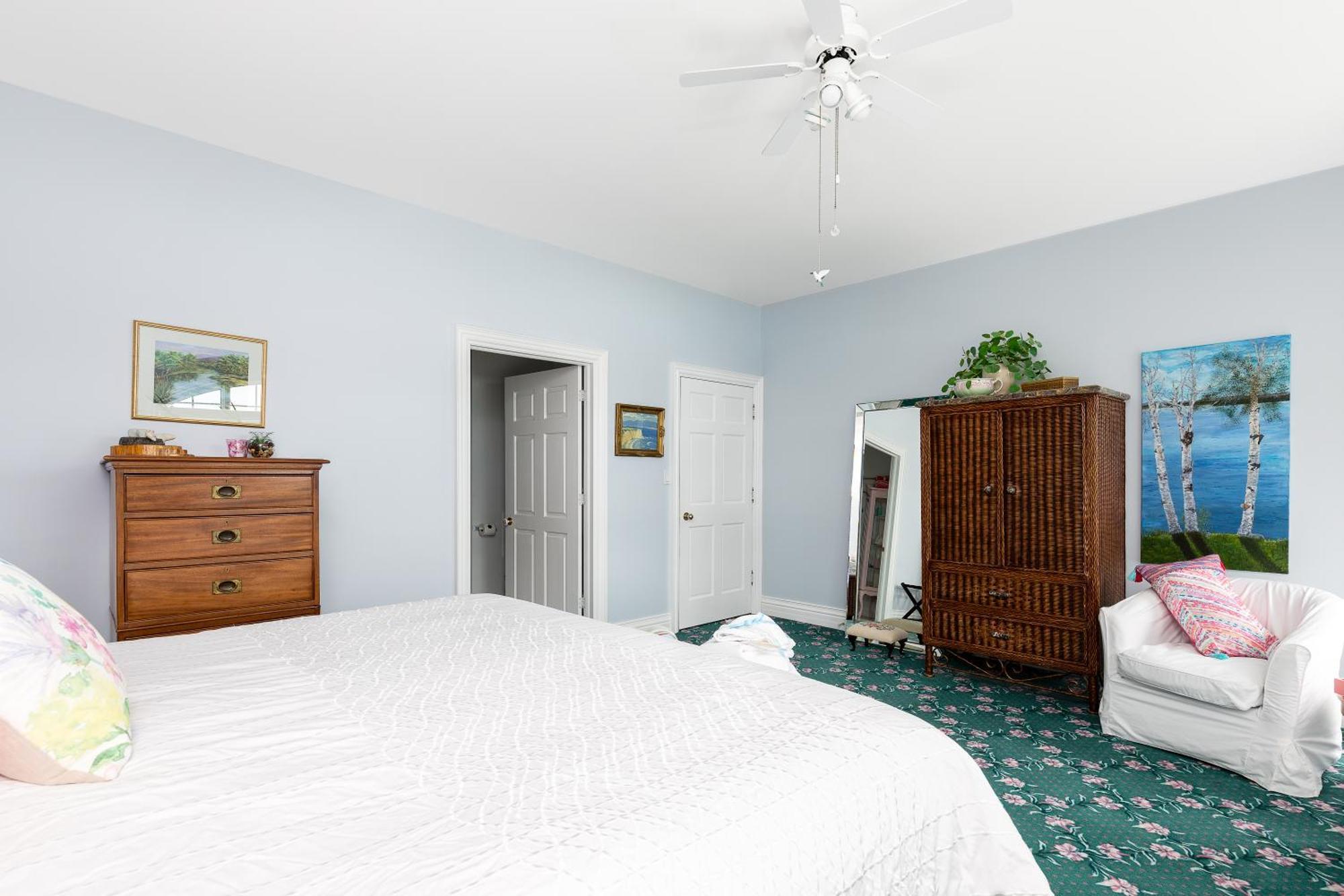 Greystone On Golden Lake Deacon Room photo