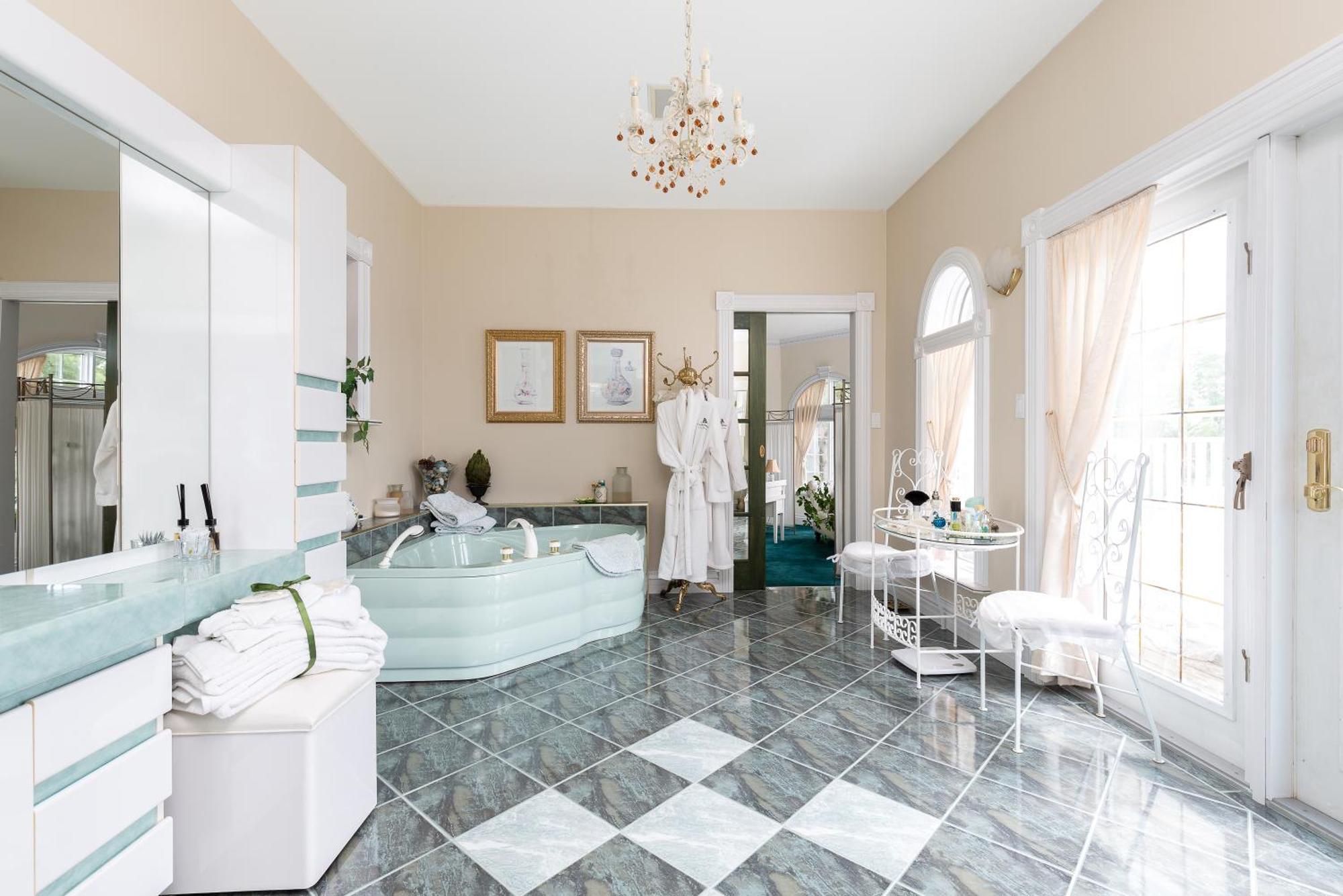 Greystone On Golden Lake Deacon Room photo