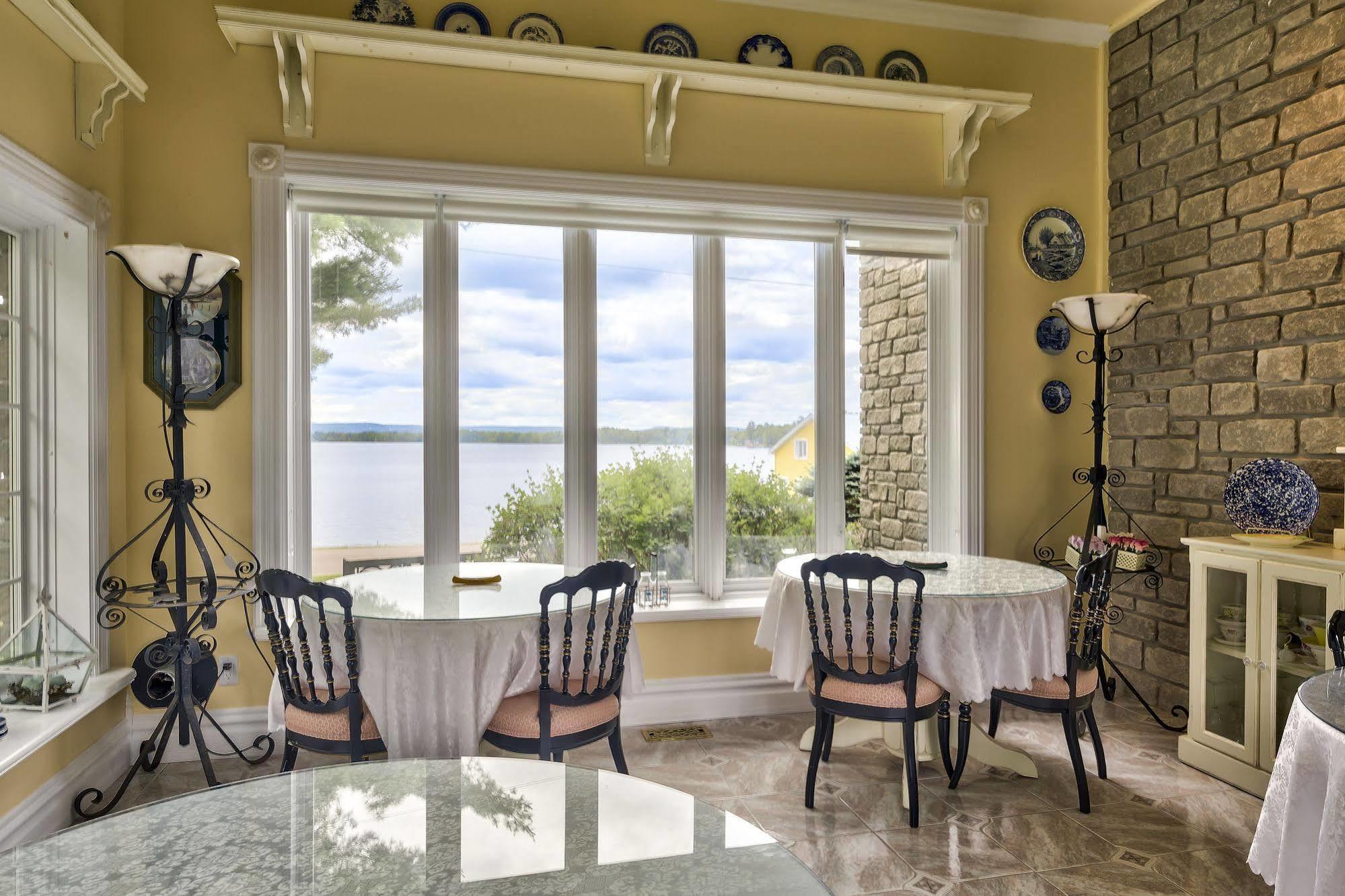 Greystone On Golden Lake Deacon Exterior photo